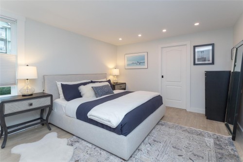 1A-9851 Second St, Sidney, BC - Indoor Photo Showing Bedroom