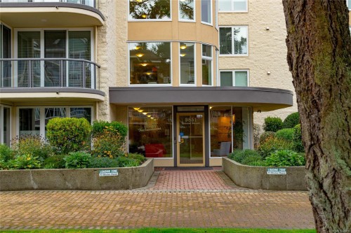 1A-9851 Second St, Sidney, BC - Outdoor With Facade