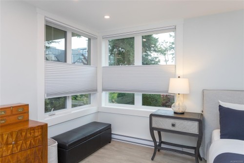 1A-9851 Second St, Sidney, BC - Indoor Photo Showing Bedroom