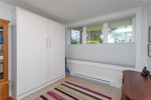 1A-9851 Second St, Sidney, BC - Indoor