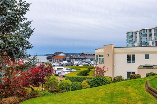 1A-9851 Second St, Sidney, BC - Outdoor