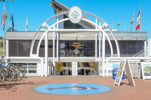 1A-9851 Second St, Sidney, BC - Outdoor