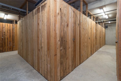 1A-9851 Second St, Sidney, BC - Indoor