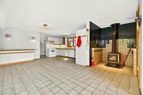 1645 Lee Blvd, Winnipeg, MB 