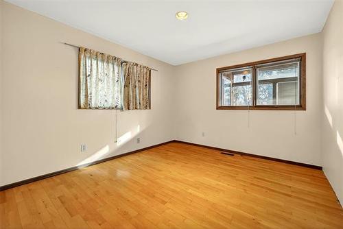 1645 Lee Blvd, Winnipeg, MB 