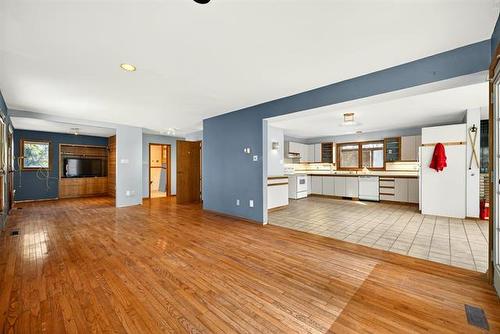 1645 Lee Blvd, Winnipeg, MB 