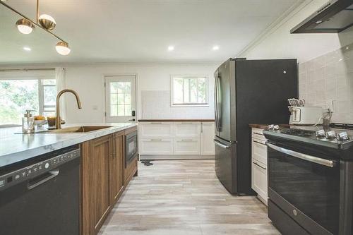 78 Leighton Ave, Oak Point, MB 