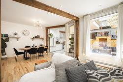 3828  - 3830 Av. de l'Hôtel-de-Ville  Montréal (Le Plateau-Mont-Royal), QC H2W 2G5