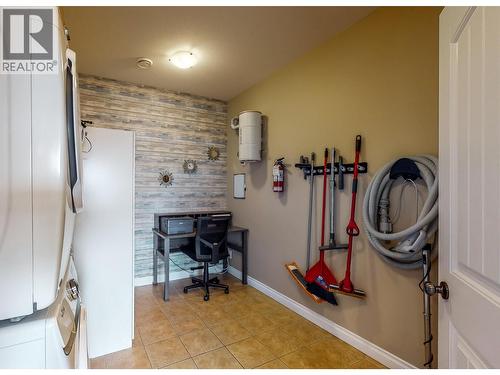144 Power Street Unit# 202, Penticton, BC - Indoor Photo Showing Other Room
