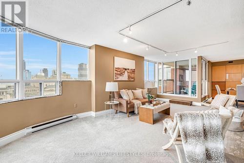 1101 - 7 Picton Street, London East (East F), ON - Indoor Photo Showing Living Room