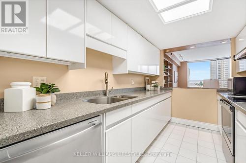 1101 - 7 Picton Street, London East (East F), ON - Indoor Photo Showing Kitchen With Double Sink