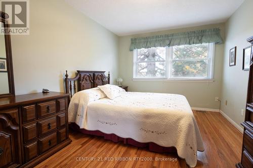 106 - 535 Gainsborough Road, London North (North F), ON - Indoor Photo Showing Bedroom