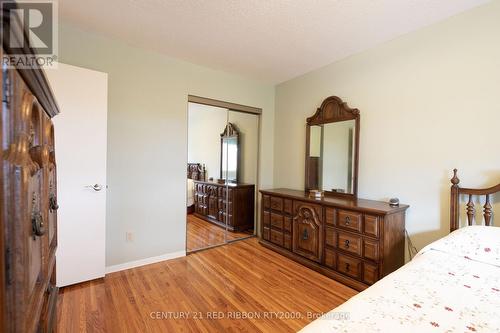106 - 535 Gainsborough Road, London North (North F), ON - Indoor Photo Showing Bedroom
