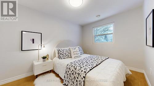 493 Sandford Street, Newmarket, ON - Indoor Photo Showing Bedroom