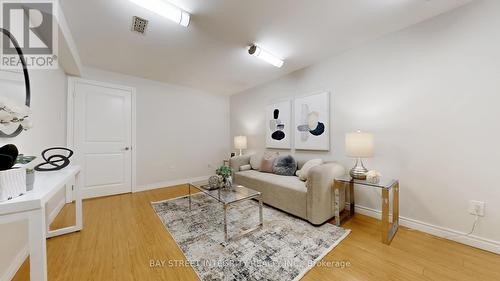 493 Sandford Street, Newmarket, ON - Indoor