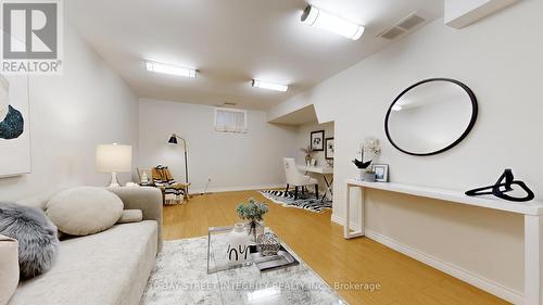 493 Sandford Street, Newmarket, ON - Indoor