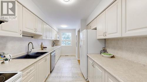 493 Sandford Street, Newmarket, ON - Indoor Photo Showing Kitchen With Double Sink