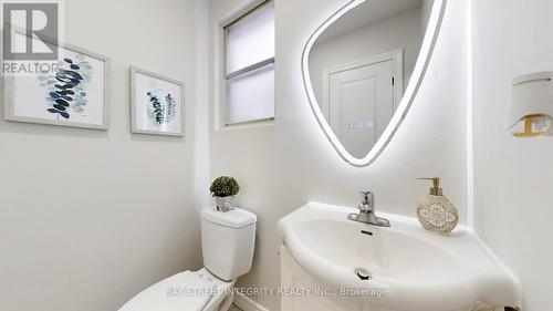 493 Sandford Street, Newmarket, ON - Indoor Photo Showing Bathroom