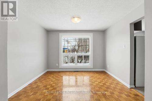 2035 St. Laurent Boulevard, Ottawa, ON 