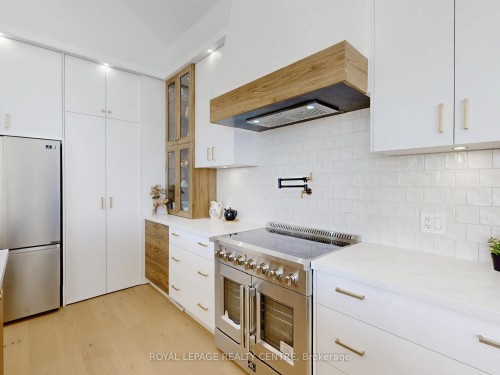 521 Old York Road, Burlington, ON - Indoor Photo Showing Kitchen