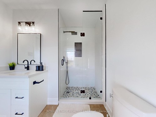 521 Old York Road, Burlington, ON - Indoor Photo Showing Bathroom