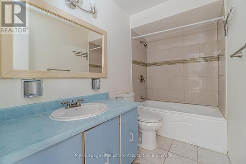 3301 Tallmast Crescent, Mississauga, ON - Indoor Photo Showing Bathroom