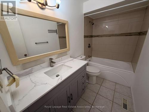3301 Tallmast Crescent, Mississauga, ON - Indoor Photo Showing Bathroom