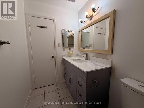 3301 Tallmast Crescent, Mississauga, ON - Indoor Photo Showing Bathroom