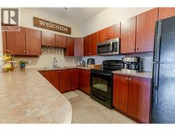 great appliances and lots of cupboard space - 