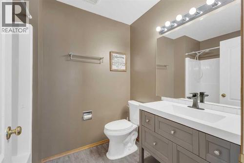 16 Parson Drive, Sylvan Lake, AB 