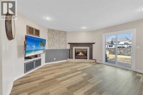 16 Parson Drive, Sylvan Lake, AB 