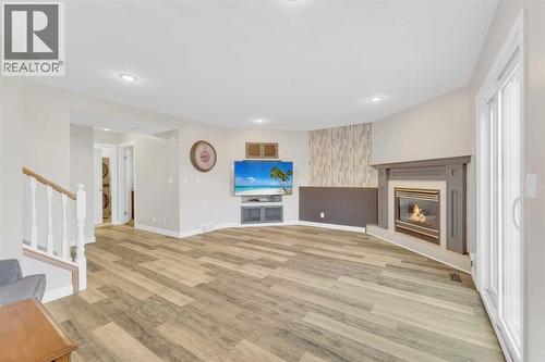 16 Parson Drive, Sylvan Lake, AB 