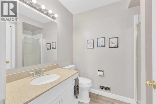 16 Parson Drive, Sylvan Lake, AB 