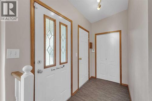 16 Parson Drive, Sylvan Lake, AB 