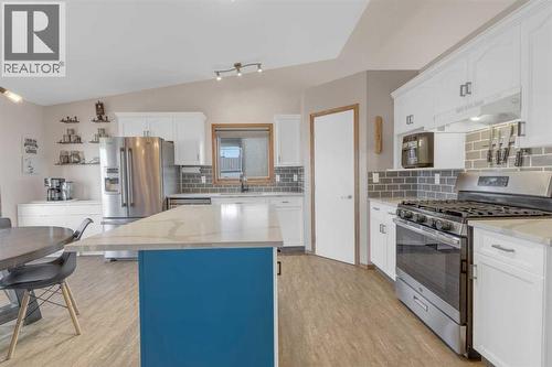 16 Parson Drive, Sylvan Lake, AB 