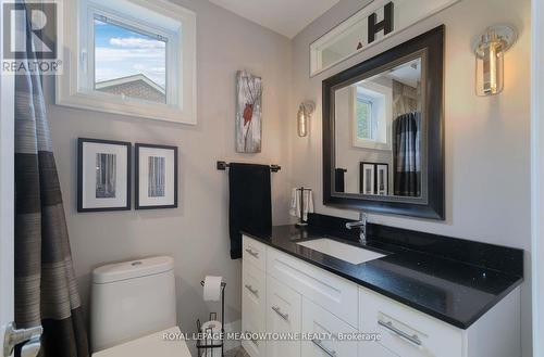 2818 Folkway Drive, Mississauga, ON - Indoor Photo Showing Bathroom