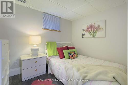 2818 Folkway Drive, Mississauga, ON - Indoor Photo Showing Bedroom