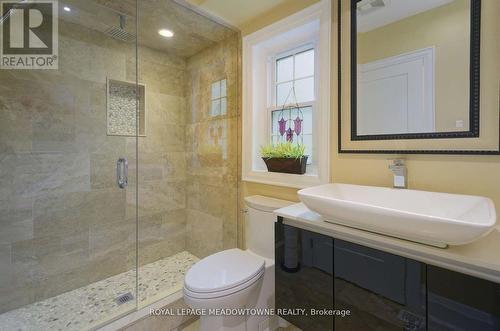 2818 Folkway Drive, Mississauga, ON - Indoor Photo Showing Bathroom