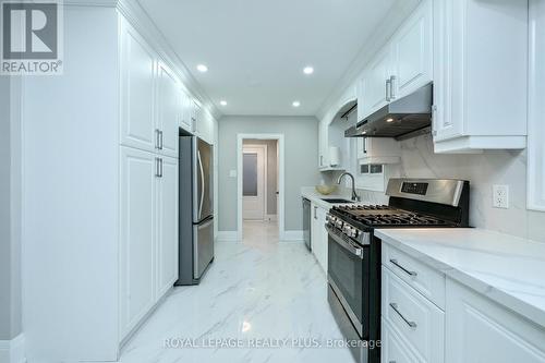 1316 Erinmore Drive, Mississauga, ON - Indoor Photo Showing Kitchen