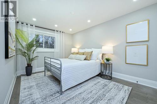 1316 Erinmore Drive, Mississauga, ON - Indoor Photo Showing Bedroom