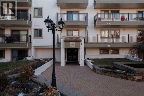 207, 723 57 Avenue SW  Calgary, AB T2V 4Z3