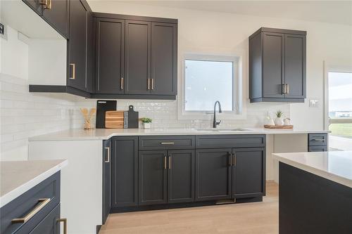 2 Wild Plum Lane, Steinbach, MB - Indoor Photo Showing Kitchen