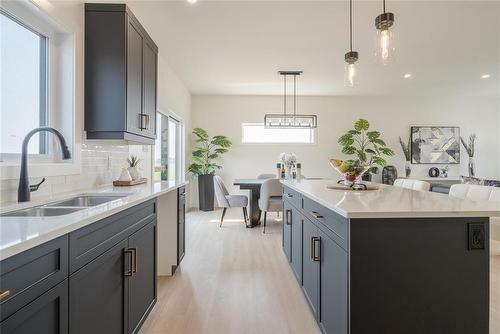 2 Wild Plum Lane, Steinbach, MB - Indoor Photo Showing Kitchen With Double Sink With Upgraded Kitchen