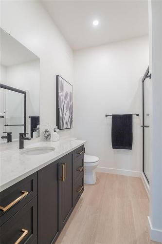 2 Wild Plum Lane, Steinbach, MB - Indoor Photo Showing Bathroom
