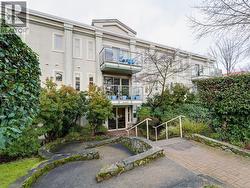 209 3160 Albina St  Saanich, BC V9A 1Z5