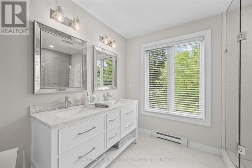Four-Piece Main Bathroom - 2315 8 Sideroad, Burlington, ON - Indoor Photo Showing Bathroom