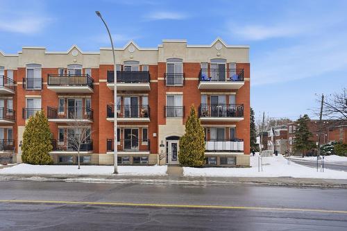 4-1298 Av. Victoria  Longueuil (Greenfield Park), QC J4V 1L7