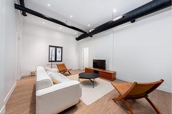 2-131 Rue du Port  Montréal (Ville-Marie), QC H2Y 2N9