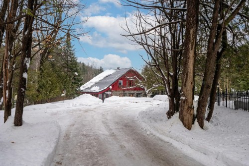 1066 Ch. du Village  Morin-Heights, QC J0R 1H0