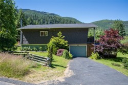 561 McMillan Dr  Sayward, BC V0P 1R0